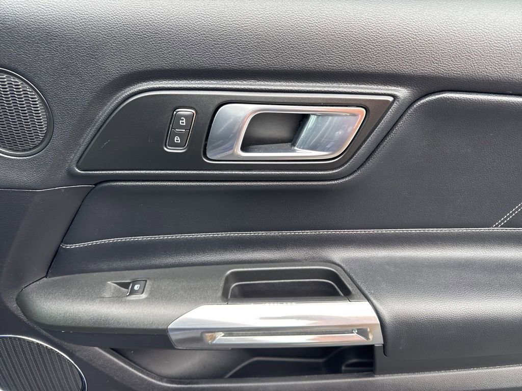Used 2019 Ford Mustang Premium image 14