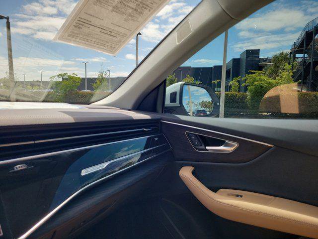 Certified 2025 Audi Q8 Premium Plus w/ Premium Plus Package AWD/4WD image 28