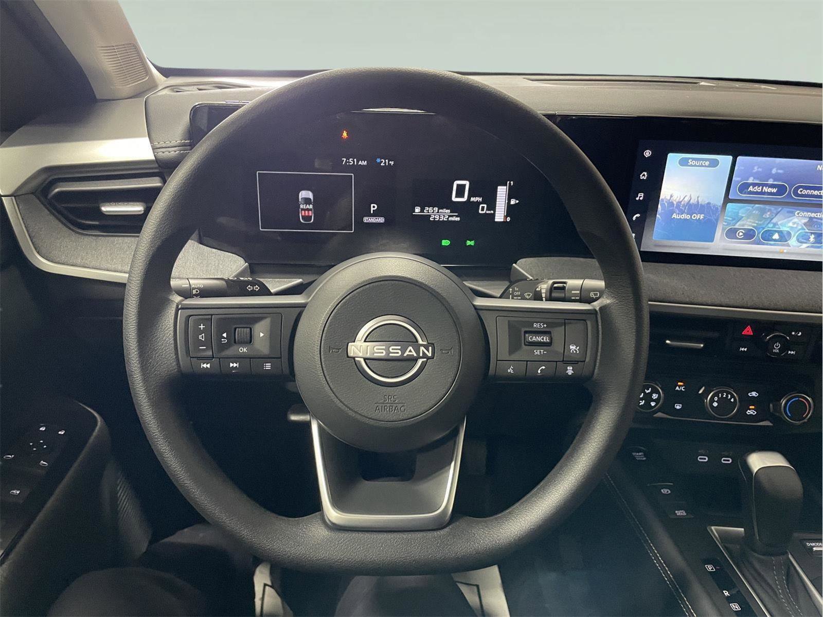 Used 2025 Nissan Kicks SV image 24