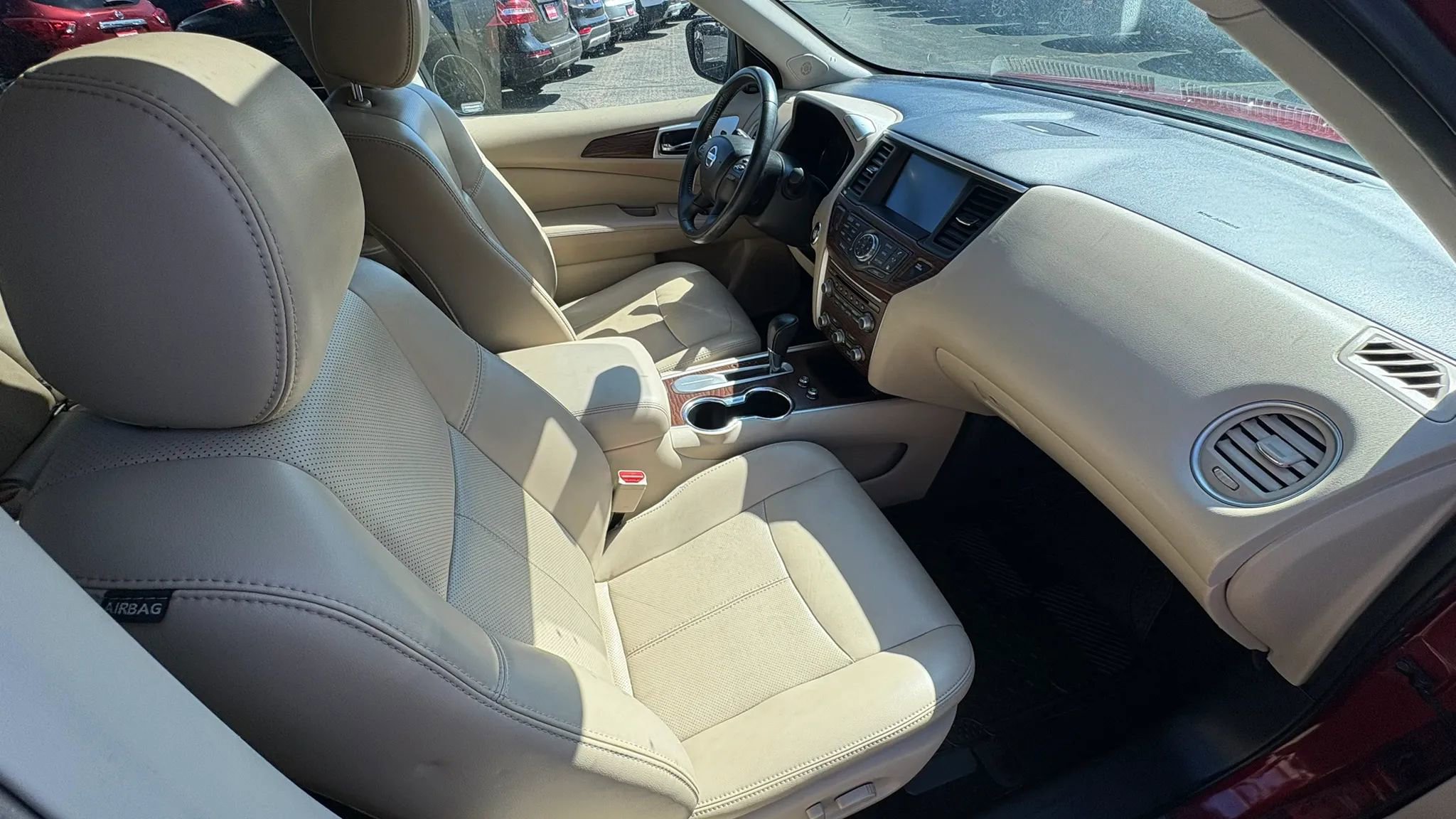 Used 2018 Nissan Pathfinder Platinum FWD image 32