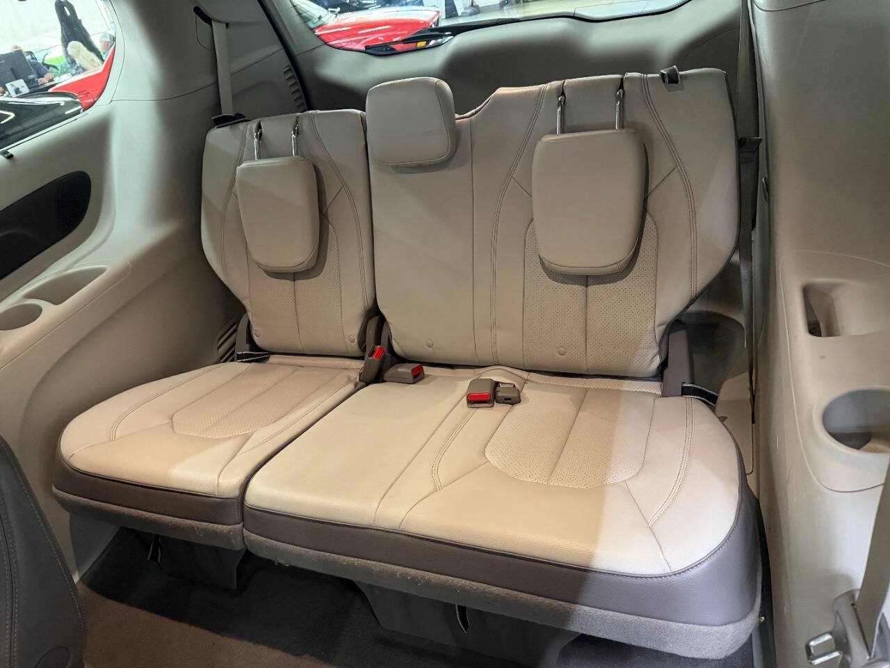 Used 2017 Chrysler Pacifica Touring-L Plus w/ Advanced Safetytec Group FWD image 13