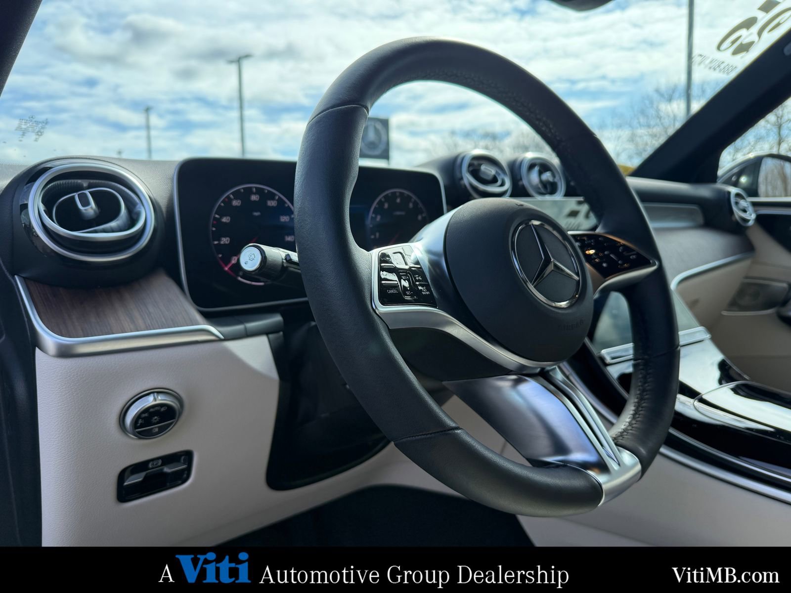 Certified 2025 Mercedes-Benz GLC 300 4MATIC image 16