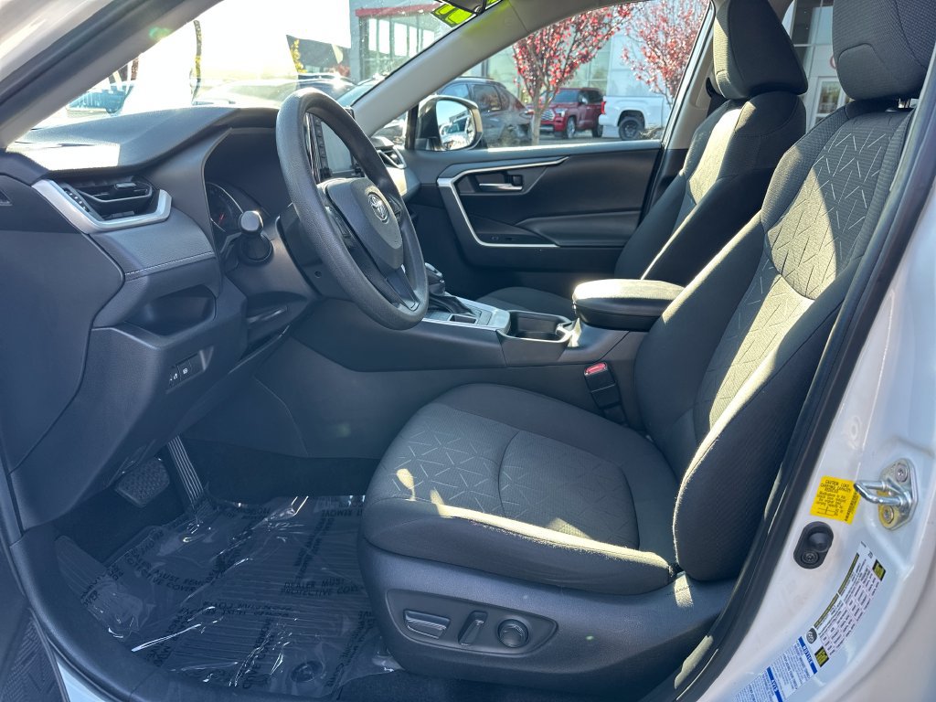 Certified 2021 Toyota RAV4 XLE AWD/4WD image 12
