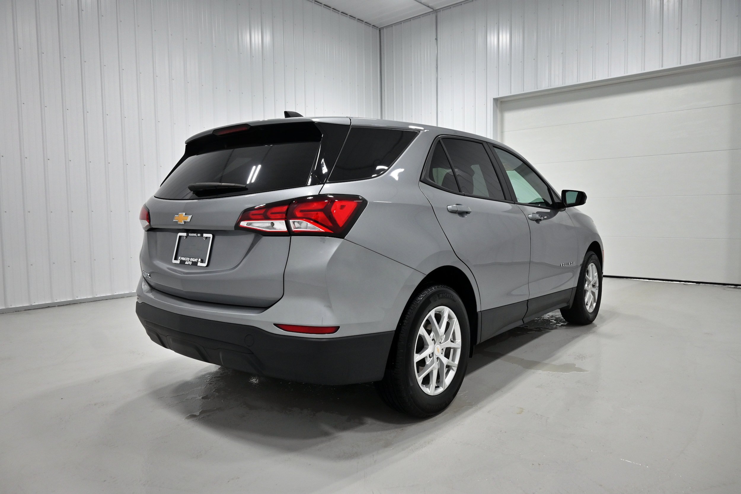 Used 2024 Chevrolet Equinox LS w/ LS Convenience Package FWD image 33