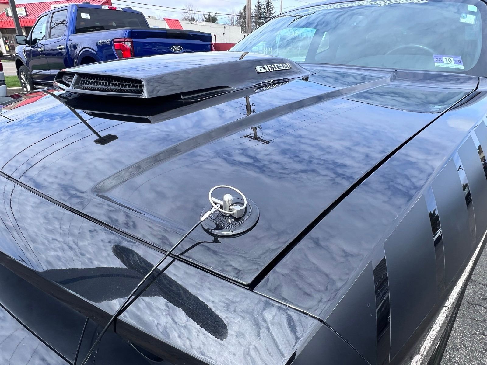 Used 2009 Dodge Challenger SRT8 w/ SRT Option Group II RWD image 14