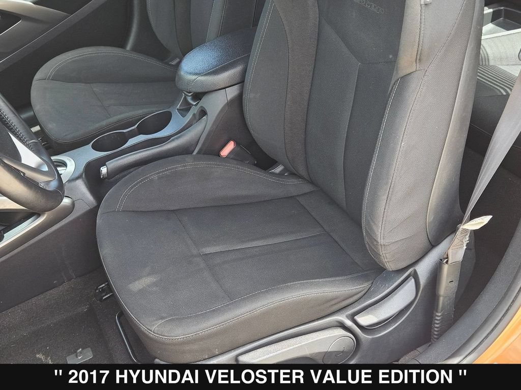 Used 2017 Hyundai Veloster Value Edition FWD image 16