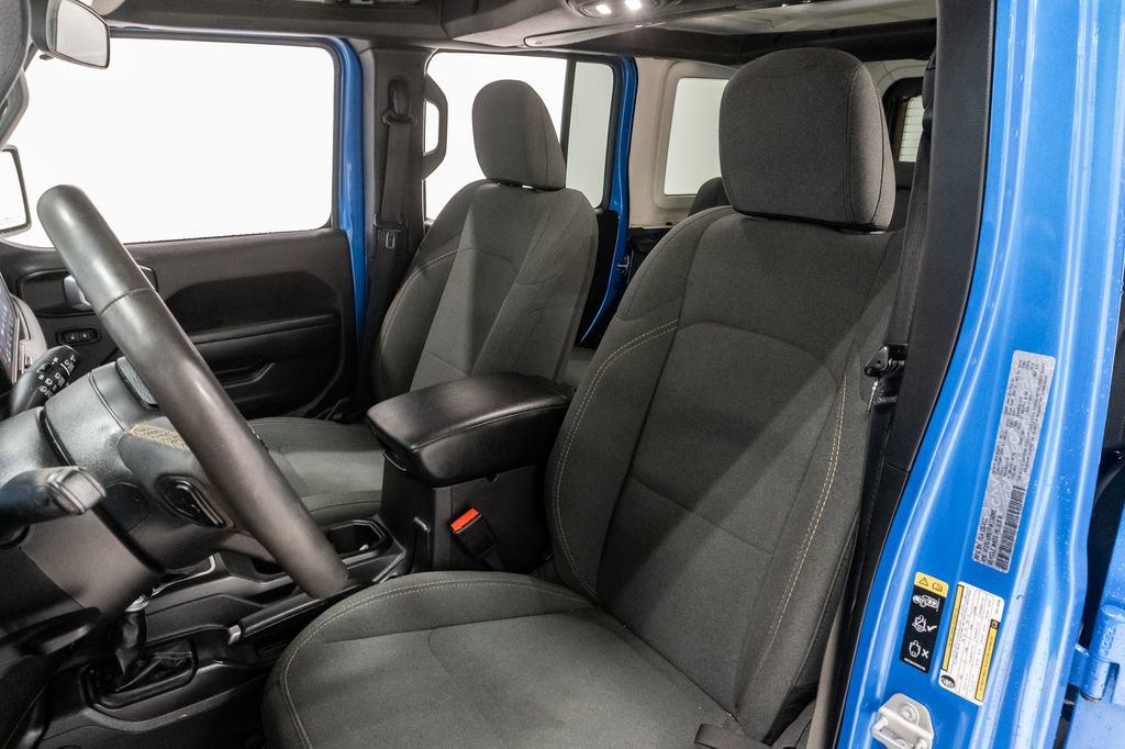 Used 2024 Jeep Wrangler Unlimited w/ Convenience Group AWD/4WD image 9
