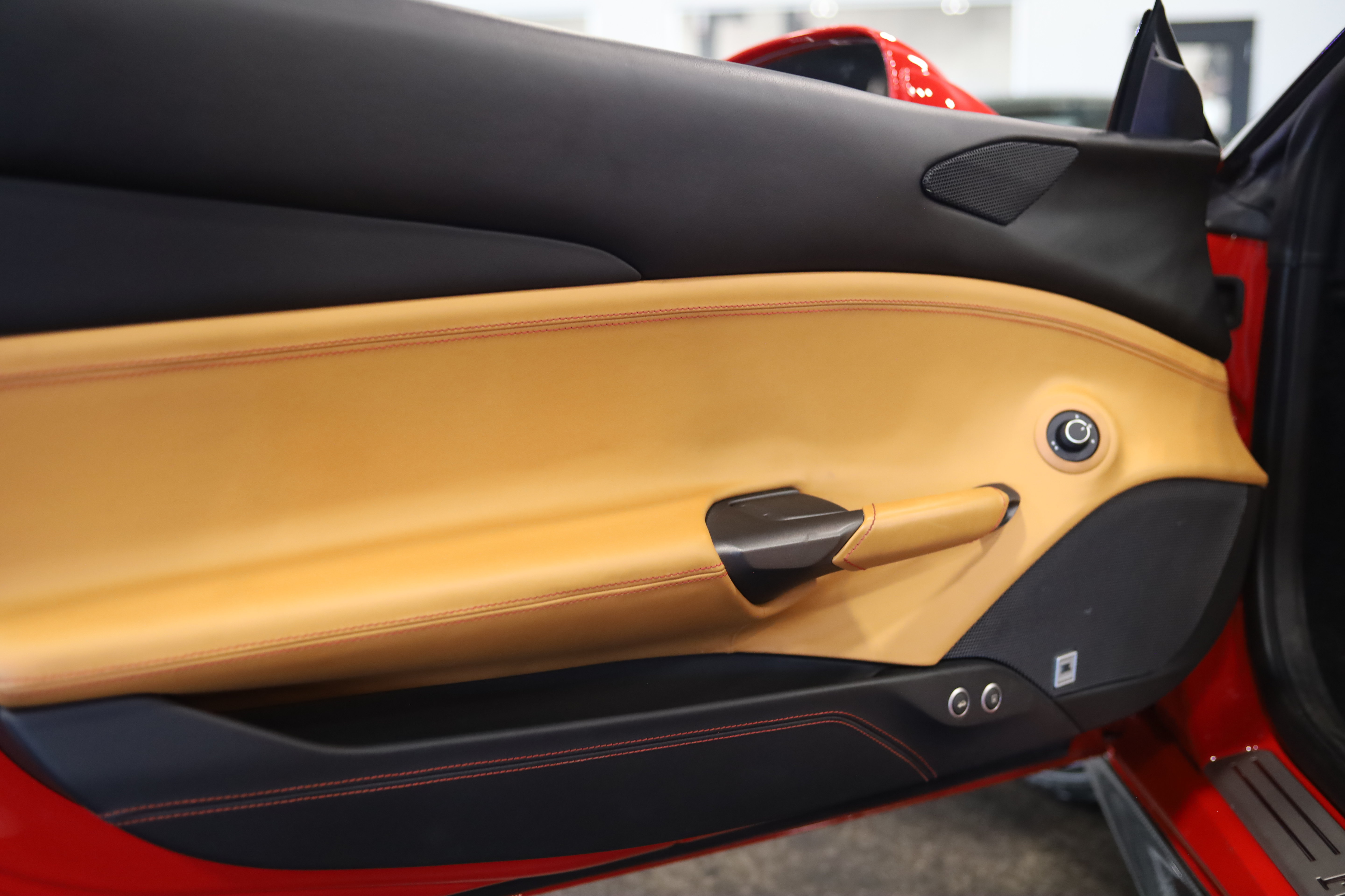 Used 2019 Ferrari 488 Spider RWD image 14