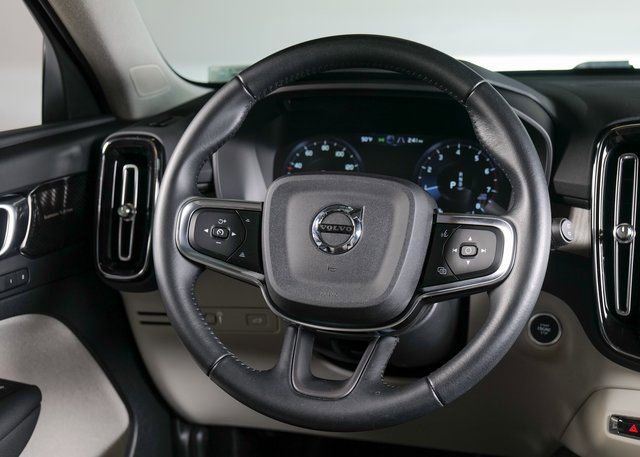 Used 2021 Volvo XC40 T5 Inscription w/ Advanced Package image 14