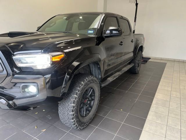 Used 2021 Toyota Tacoma TRD Sport w/ Technology Package RWD image 3