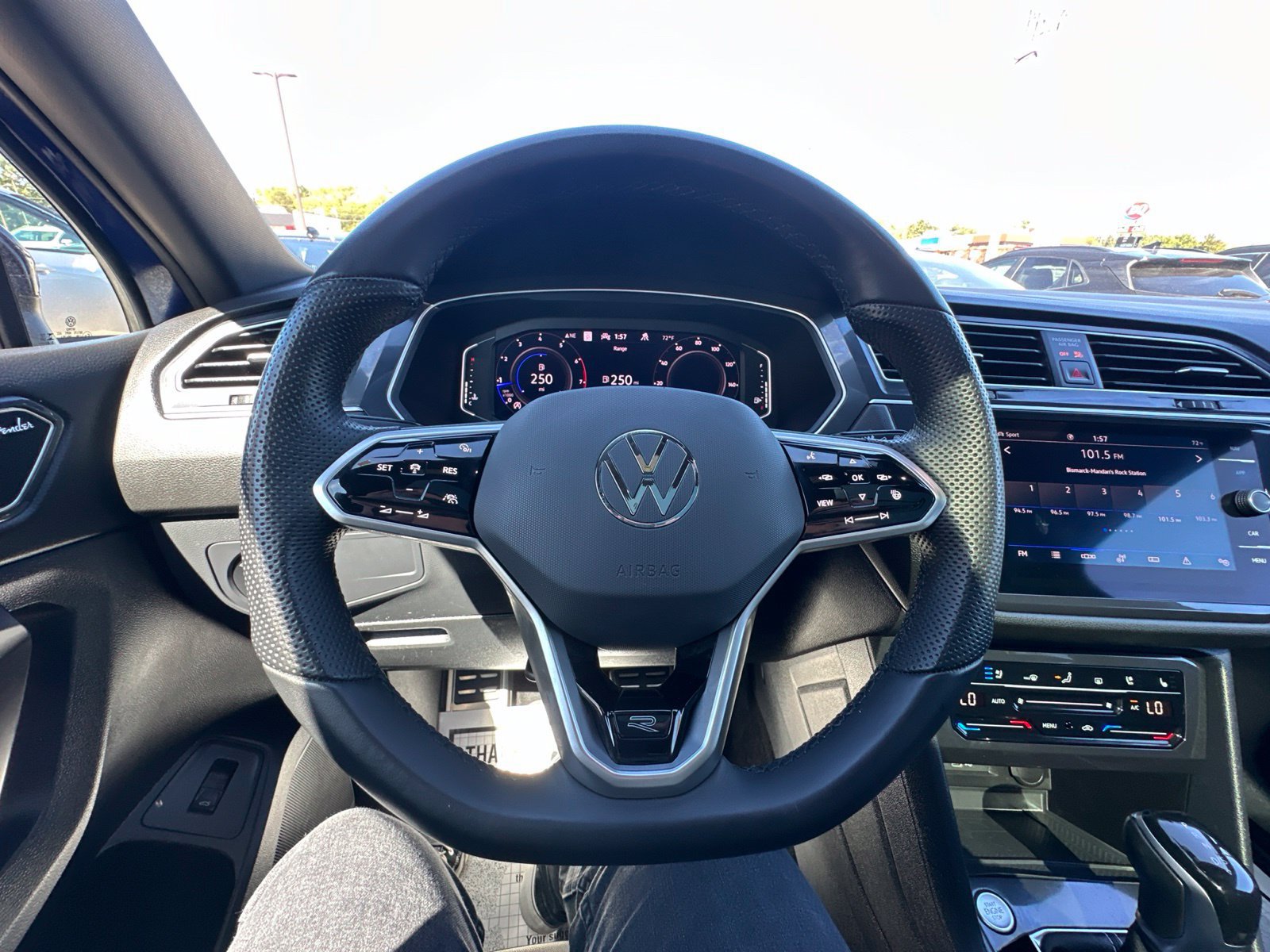 Certified 2024 Volkswagen Tiguan SEL R-Line w/ MDO Package, Two-Row AWD/4WD image 46