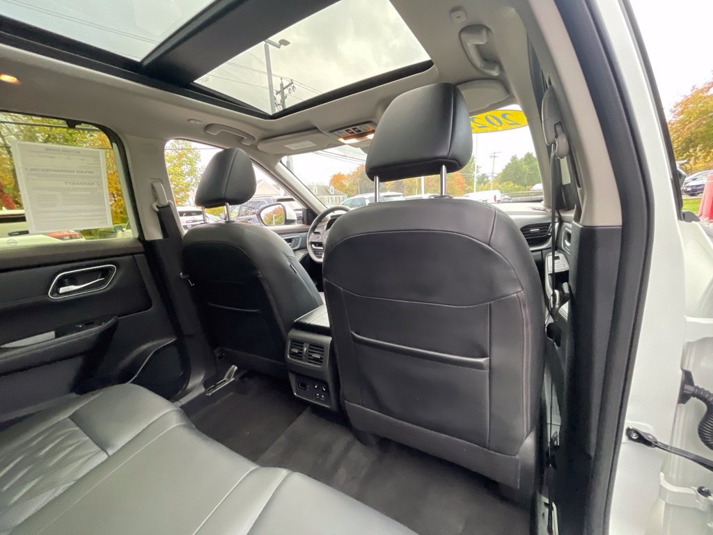 Certified 2023 Nissan Rogue Platinum w/ Platinum Premium Package AWD/4WD image 17