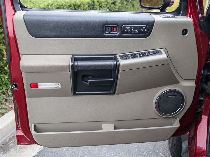 Used 2005 HUMMER H2 w/ Preferred Equipment Group AWD/4WD image 27