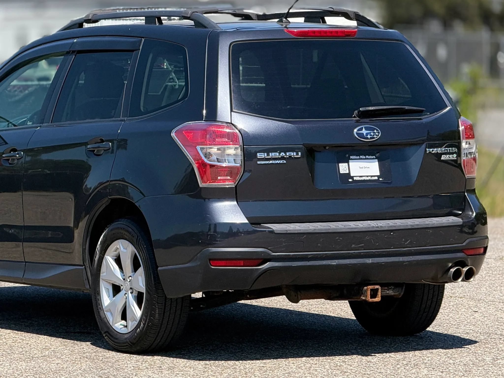 Used 2015 Subaru Forester 2.5i Premium w/ All-Weather Package AWD/4WD image 16