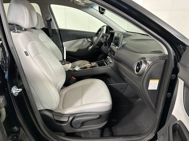 Used 2023 Hyundai Kona SE image 28