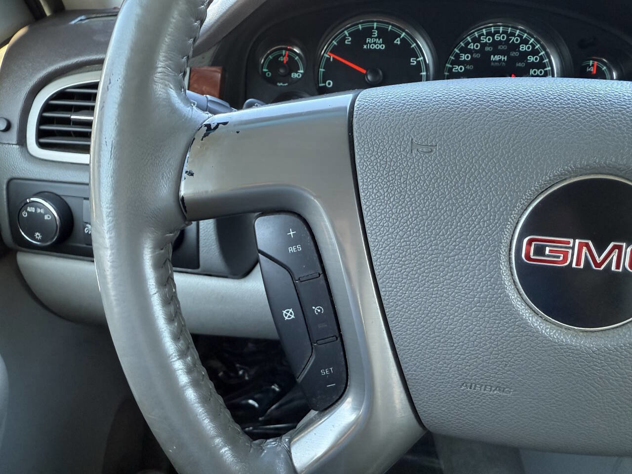 Used 2009 GMC Yukon SLT AWD/4WD image 17