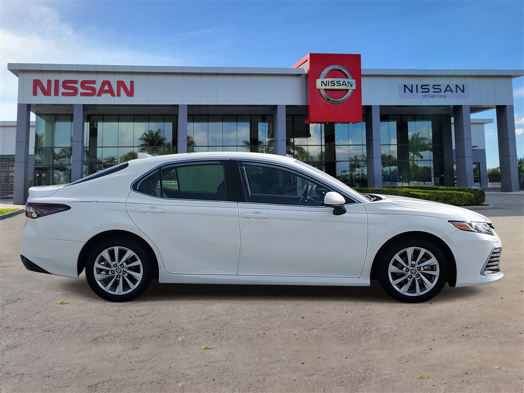 Used 2023 Toyota Camry LE image 3