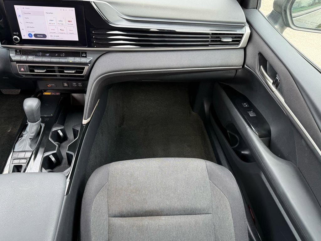 Used 2025 Toyota Camry LE image 15