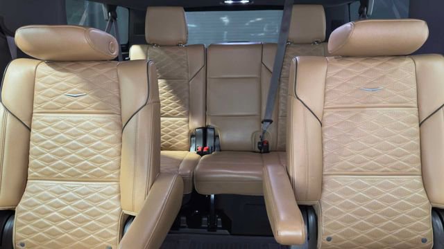 Used 2022 Cadillac Escalade ESV Premium Luxury image 33