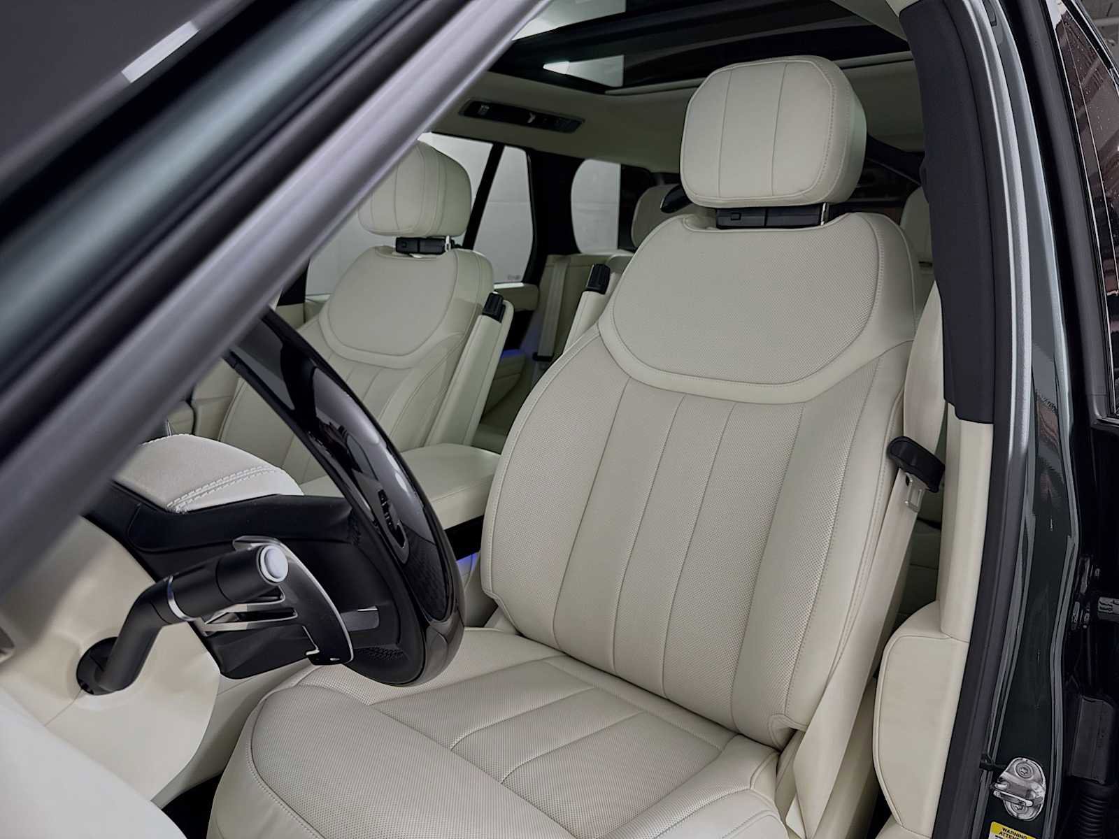 New 2026 Land Rover Range Rover SE image 11