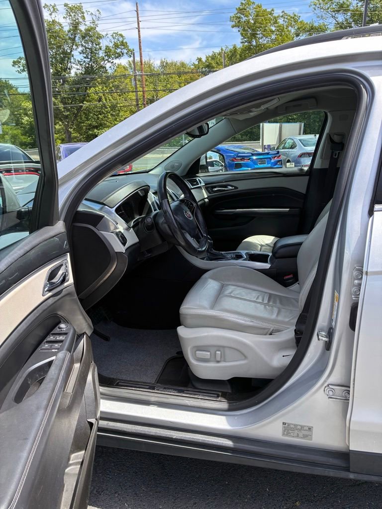 Used 2013 Cadillac SRX FWD image 25