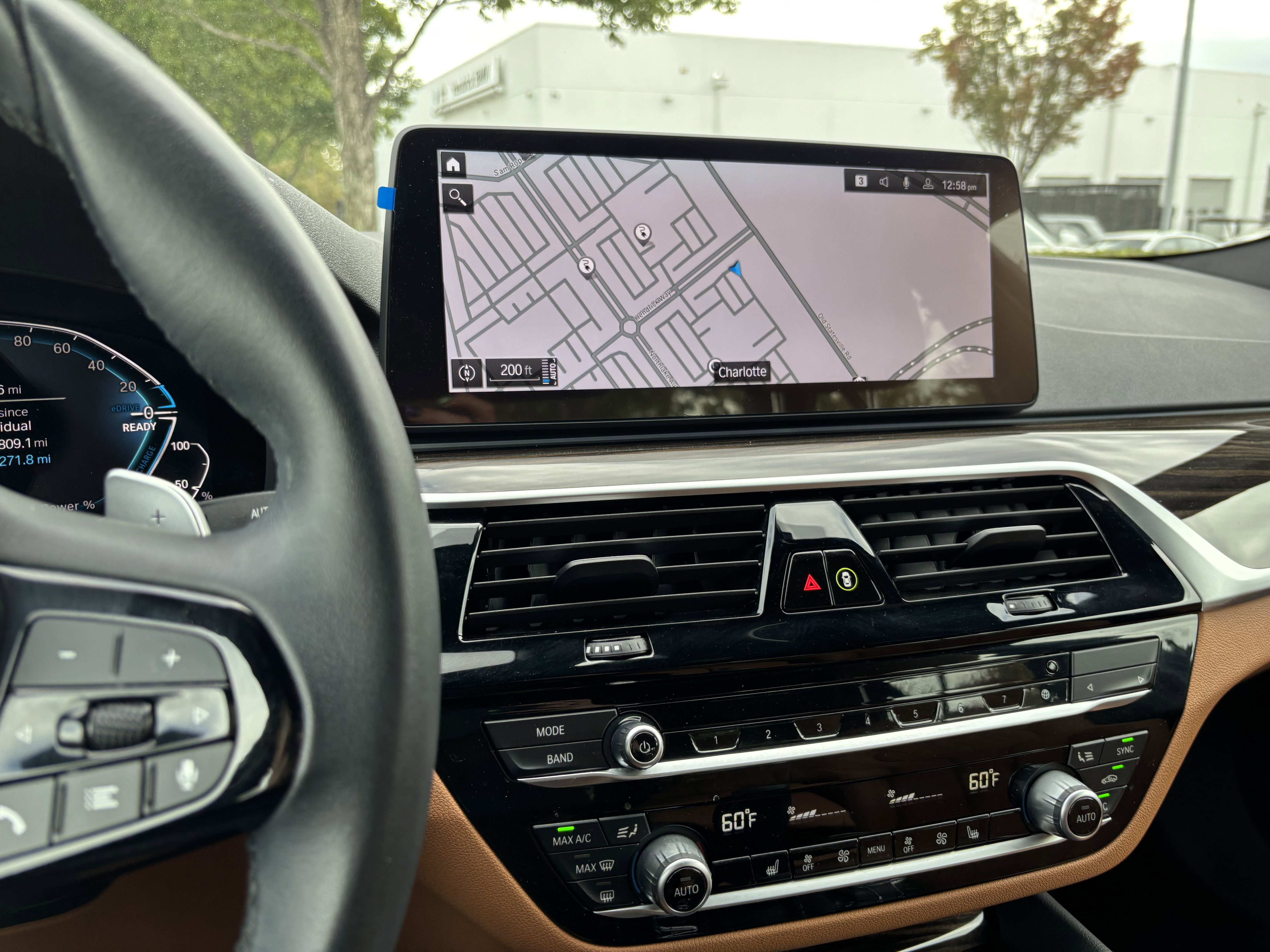 Used 2023 BMW 530e w/ Premium Package image 30