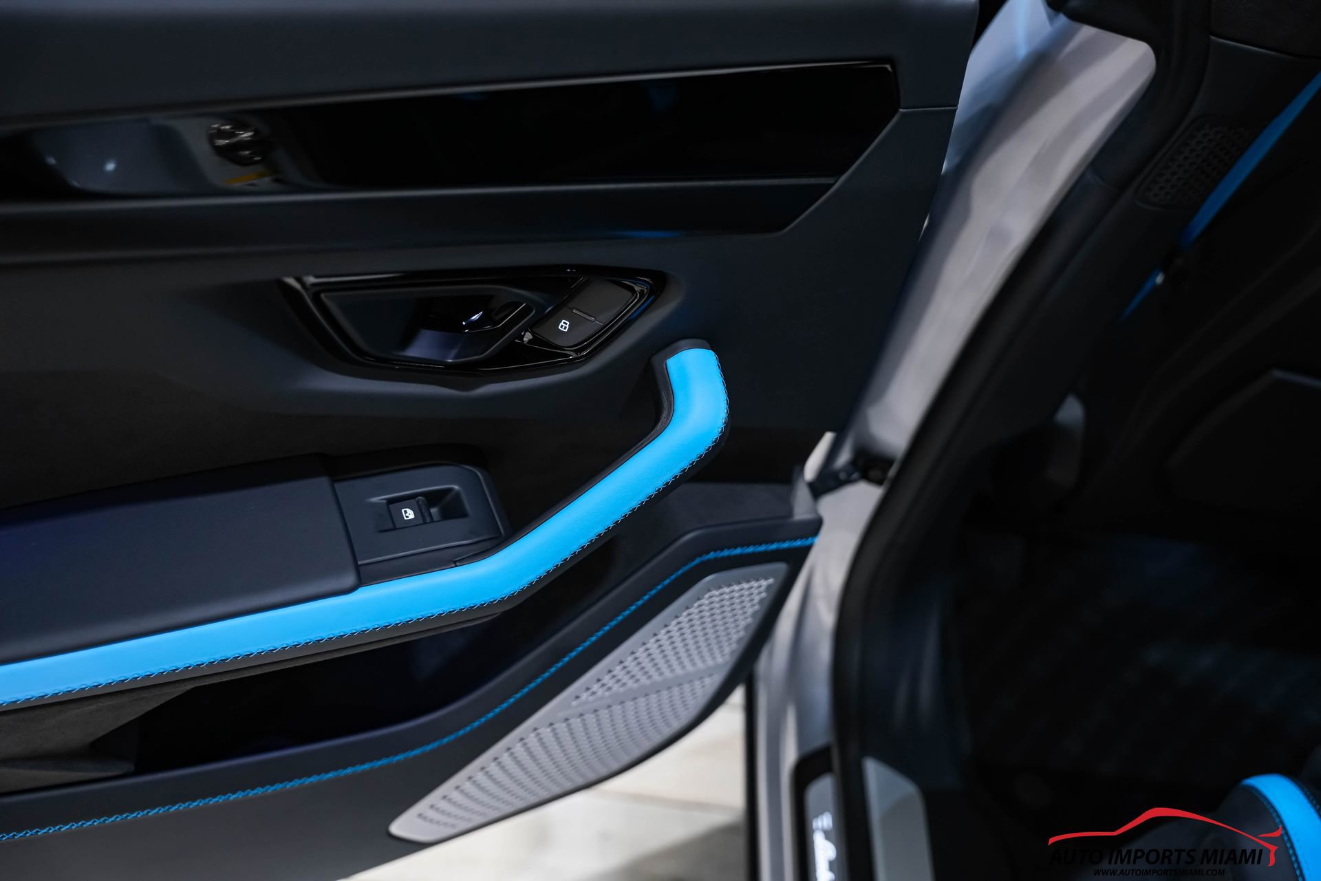 Used 2025 Lamborghini Urus SE image 67