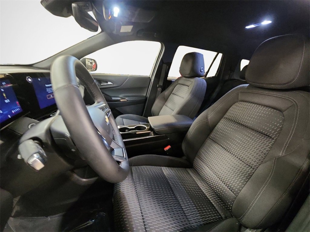 Certified 2025 Chevrolet Equinox LT w/ Safety and Technology Package image 12