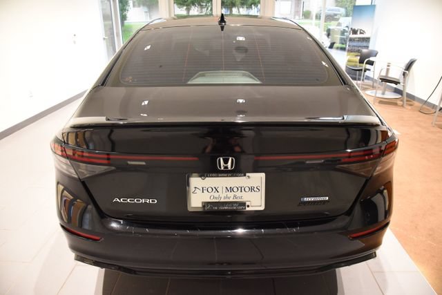 Used 2024 Honda Accord Sport image 9