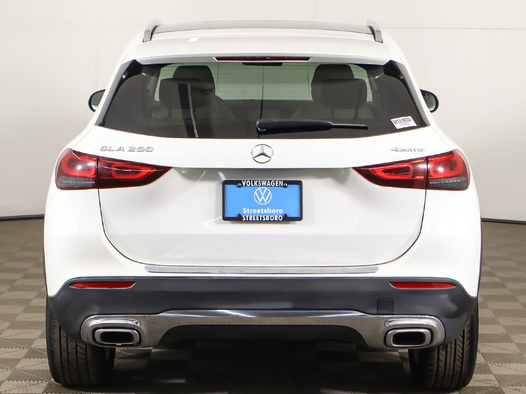 Used 2022 Mercedes-Benz GLA 250 4MATIC w/ Premium Package image 11