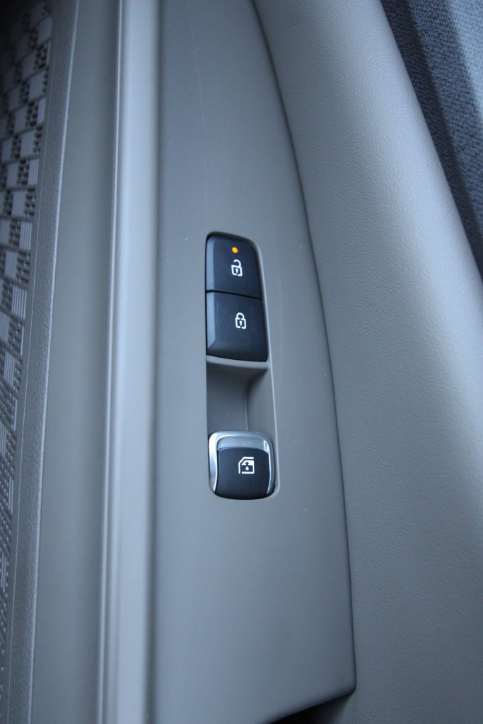 Used 2026 Kia Carnival EX FWD image 26