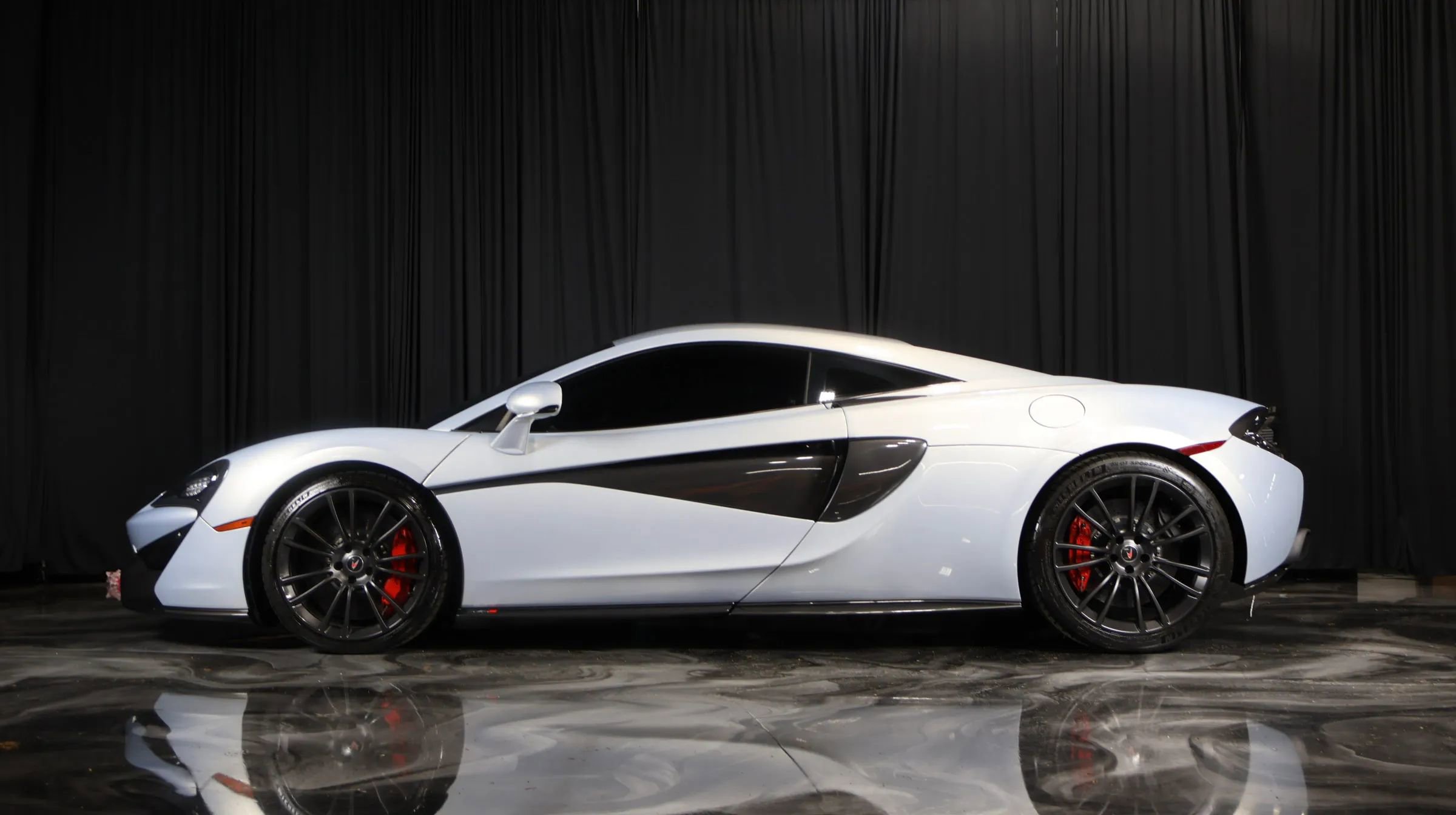 Used 2017 McLaren 570S Coupe RWD image 4