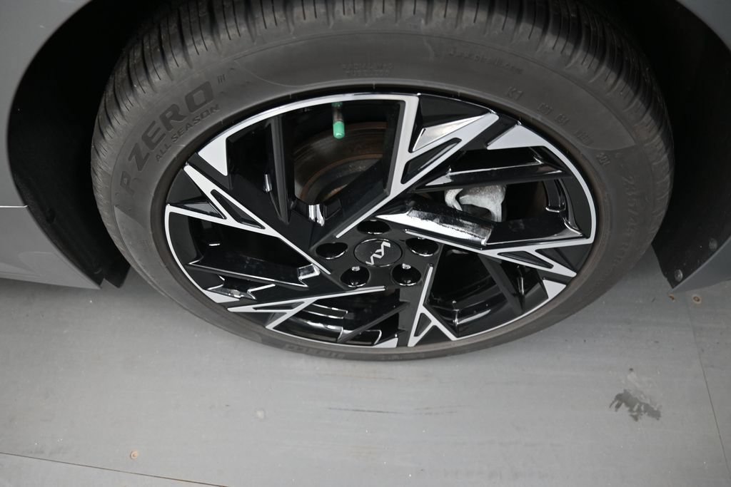 Used 2025 Kia K5 GT-Line w/ GT-Line Premium Package AWD/4WD image 9