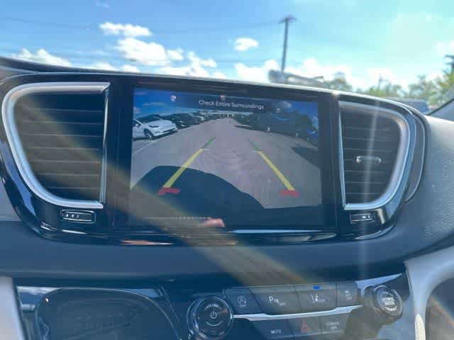 Certified 2024 Chrysler Pacifica Touring-L FWD image 10