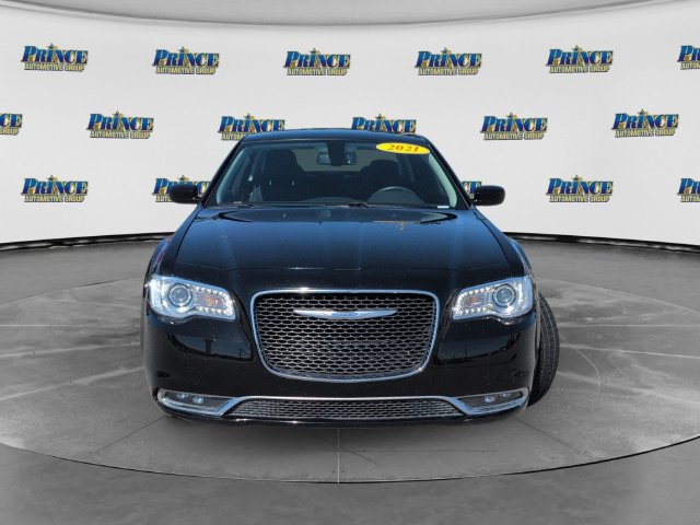 Used 2021 Chrysler 300 Touring w/ Driver Convenience Group RWD image 14