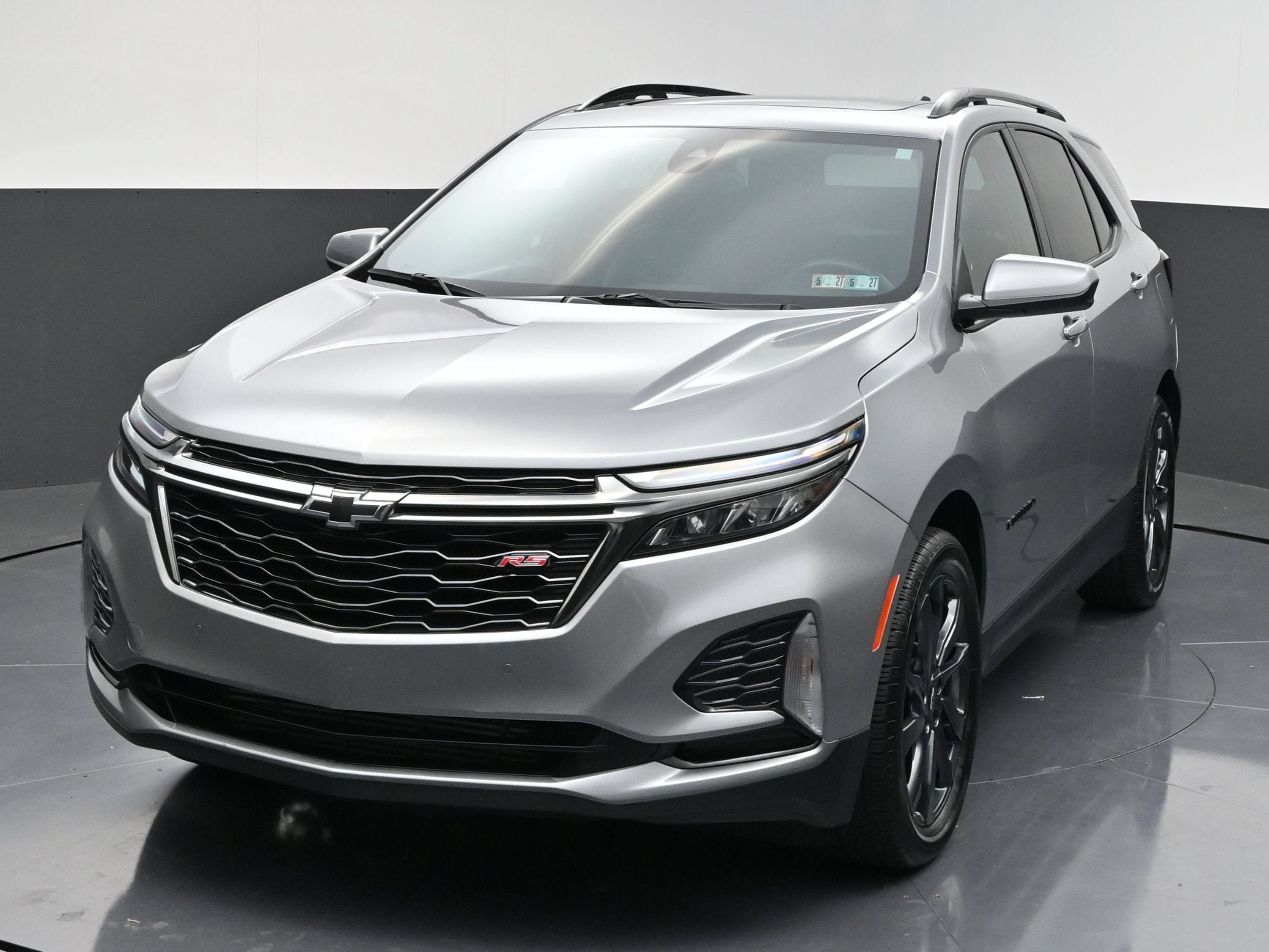 Certified 2023 Chevrolet Equinox RS FWD image 3