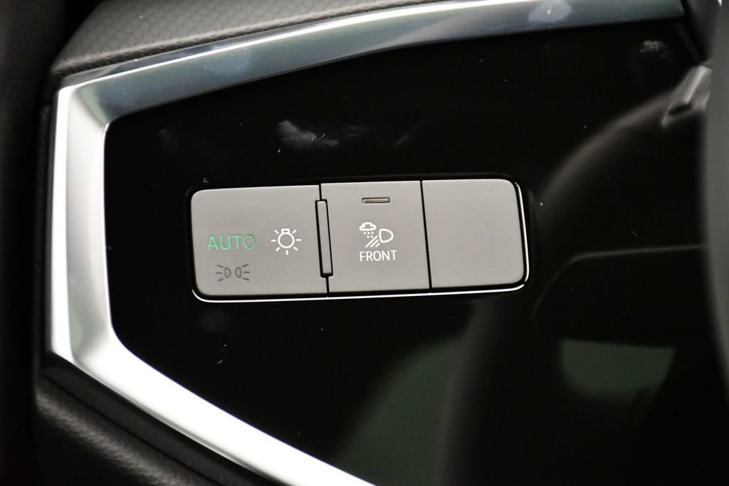 Used 2025 Audi Q3 2.0T Premium w/ Convenience Package AWD/4WD image 22