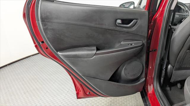 Used 2021 Hyundai Kona SE image 16