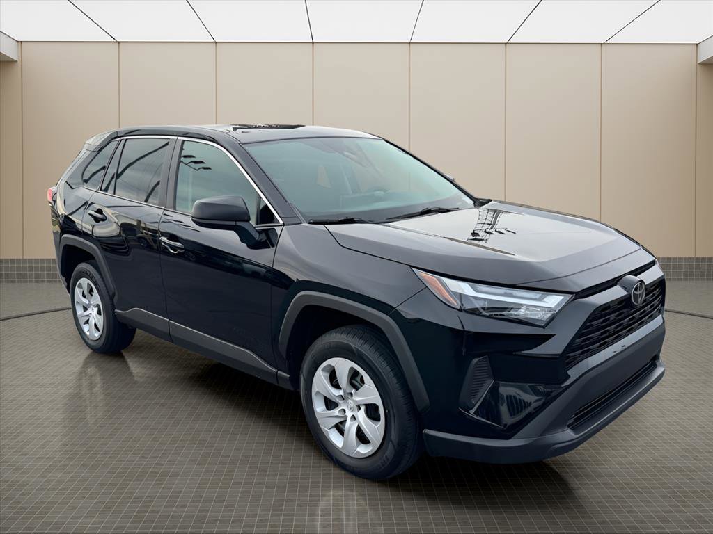 Used 2024 Toyota RAV4 LE image 2