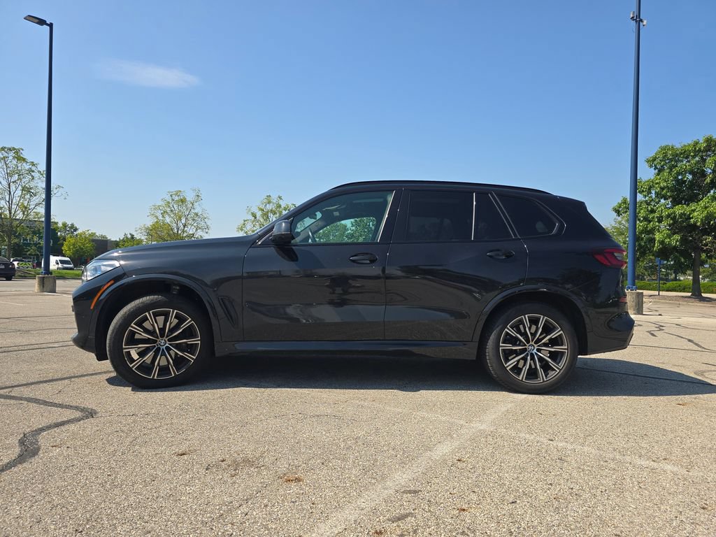 Used 2021 BMW X5 M50i w/ Executive Package AWD/4WD image 14