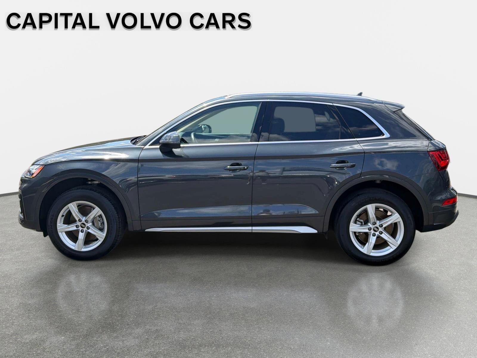 Used 2023 Audi Q5 2.0T Premium w/ Convenience Package AWD/4WD image 9