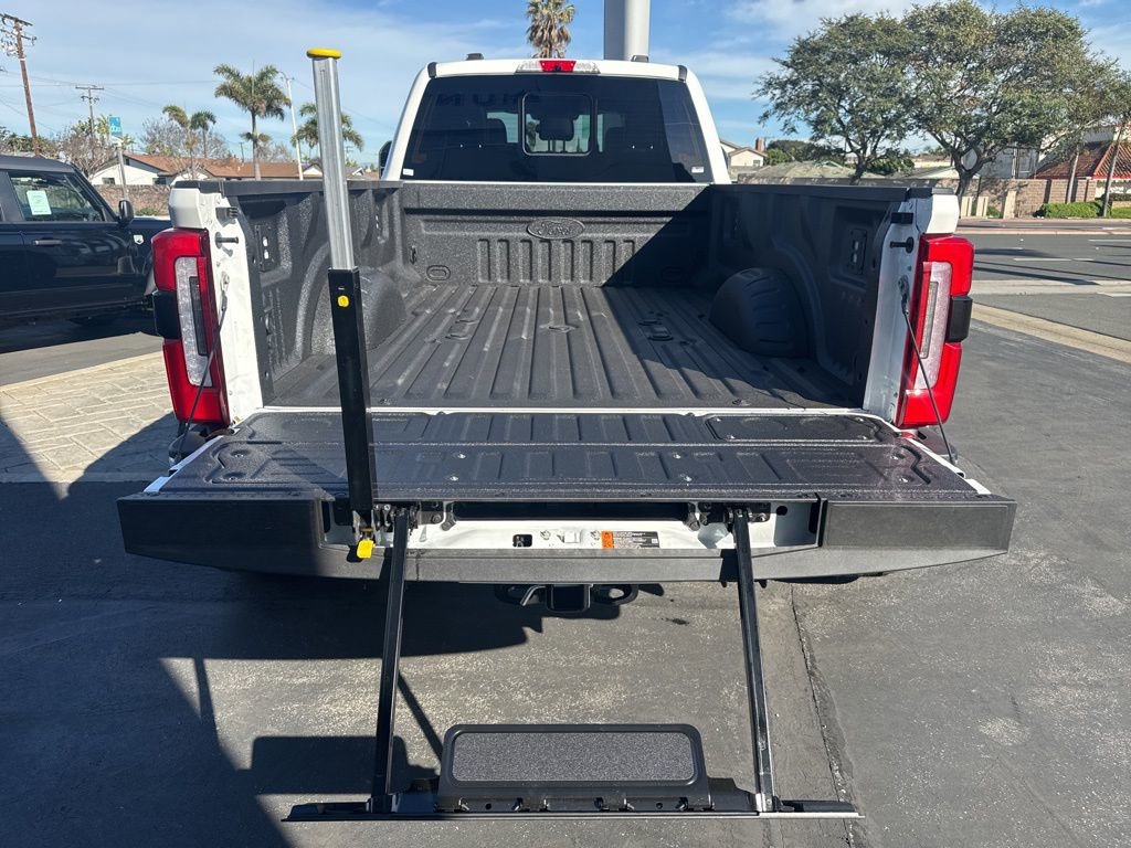 Used 2026 Ford F450 Platinum w/ FX4 Off-Road Package image 17