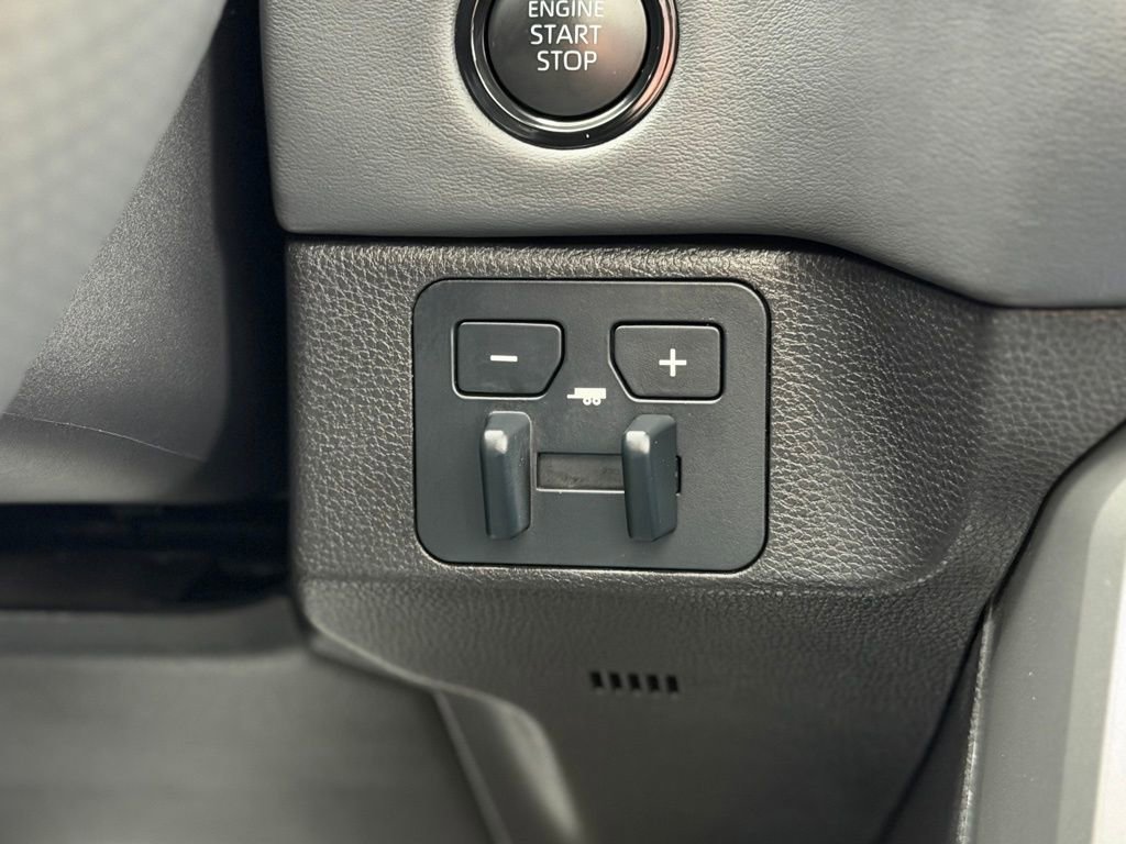 Used 2023 Toyota Tundra Platinum image 11