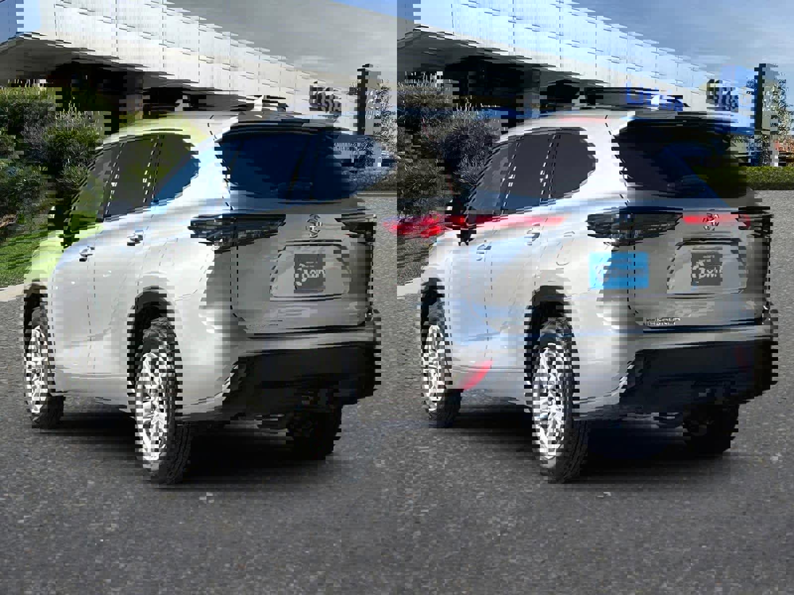 Used 2021 Toyota Highlander LE image 7