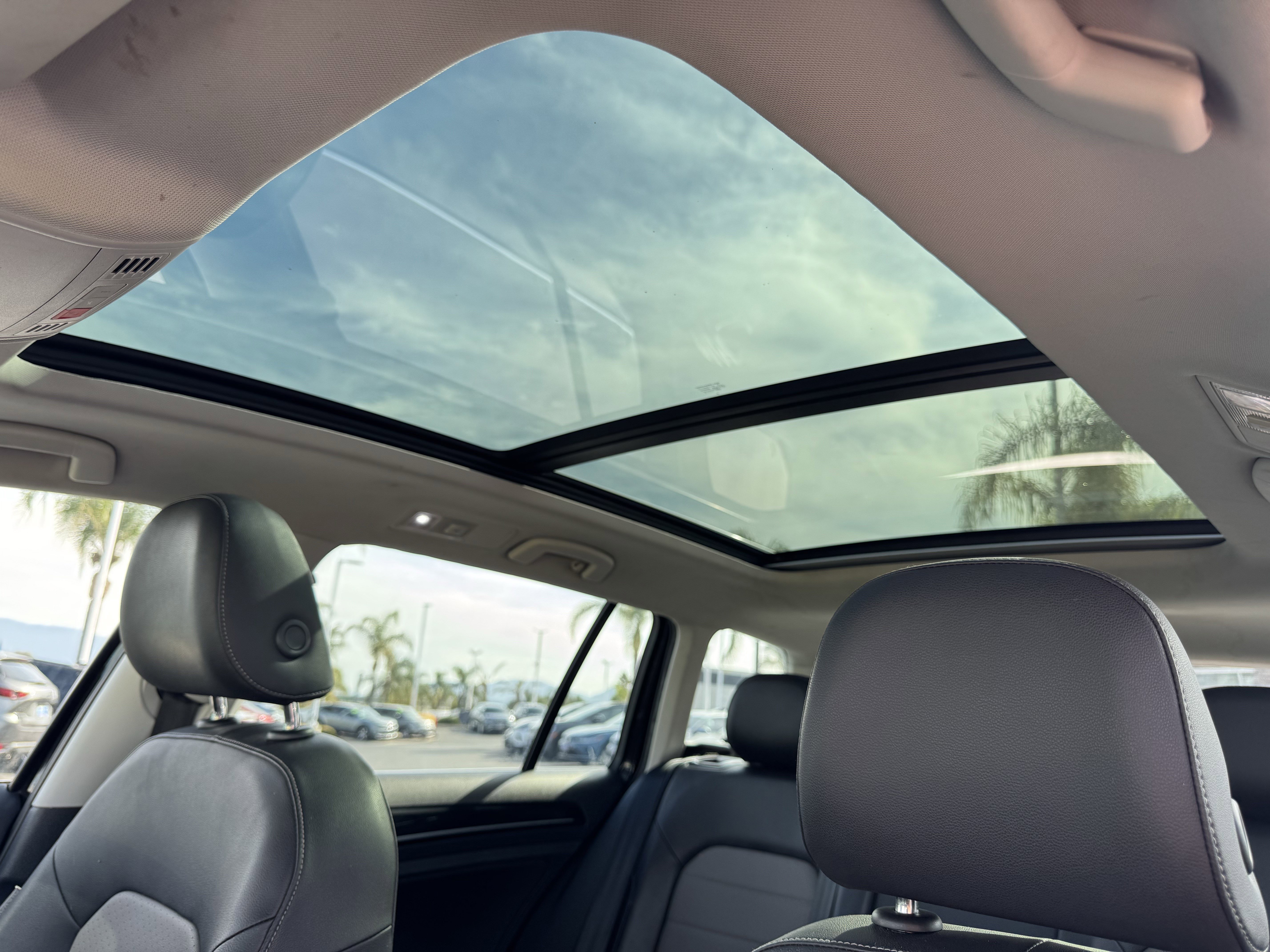 Used 2015 Volkswagen Golf TDI SEL w/ Lighting Package (SEL) image 25