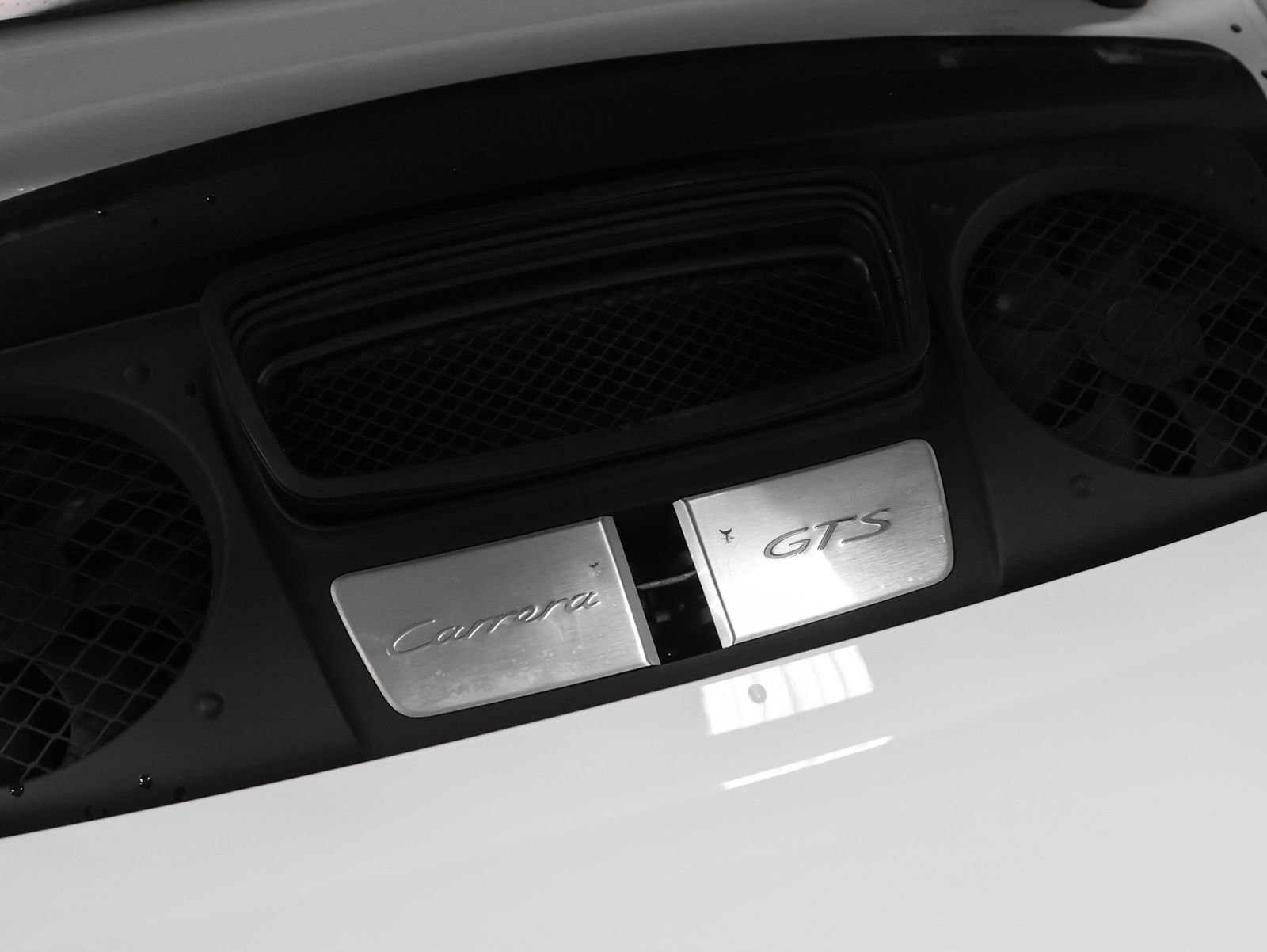 Certified 2016 Porsche 911 Carrera GTS RWD image 24