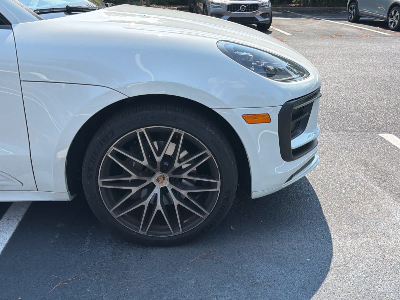 Used 2023 Porsche Macan AWD/4WD image 16