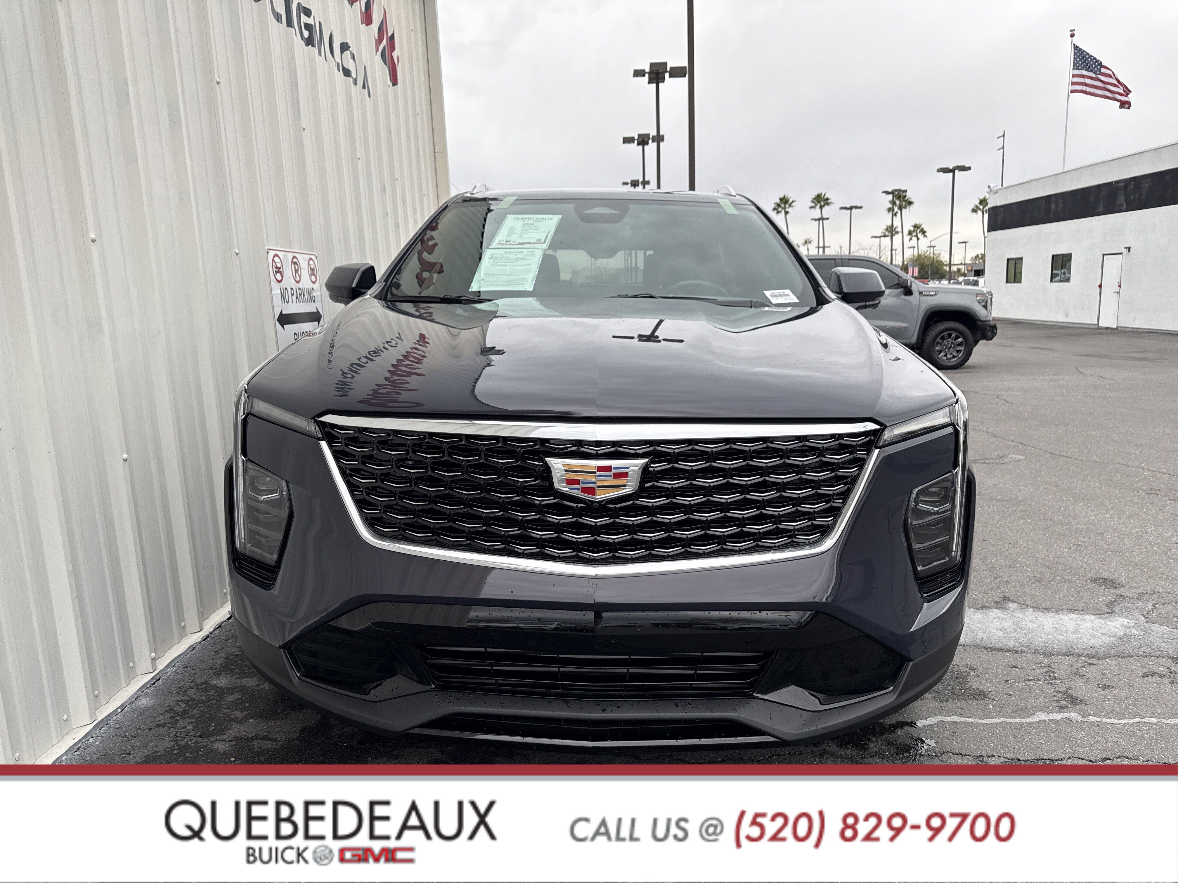 Used 2025 Cadillac XT4 Premium Luxury image 6