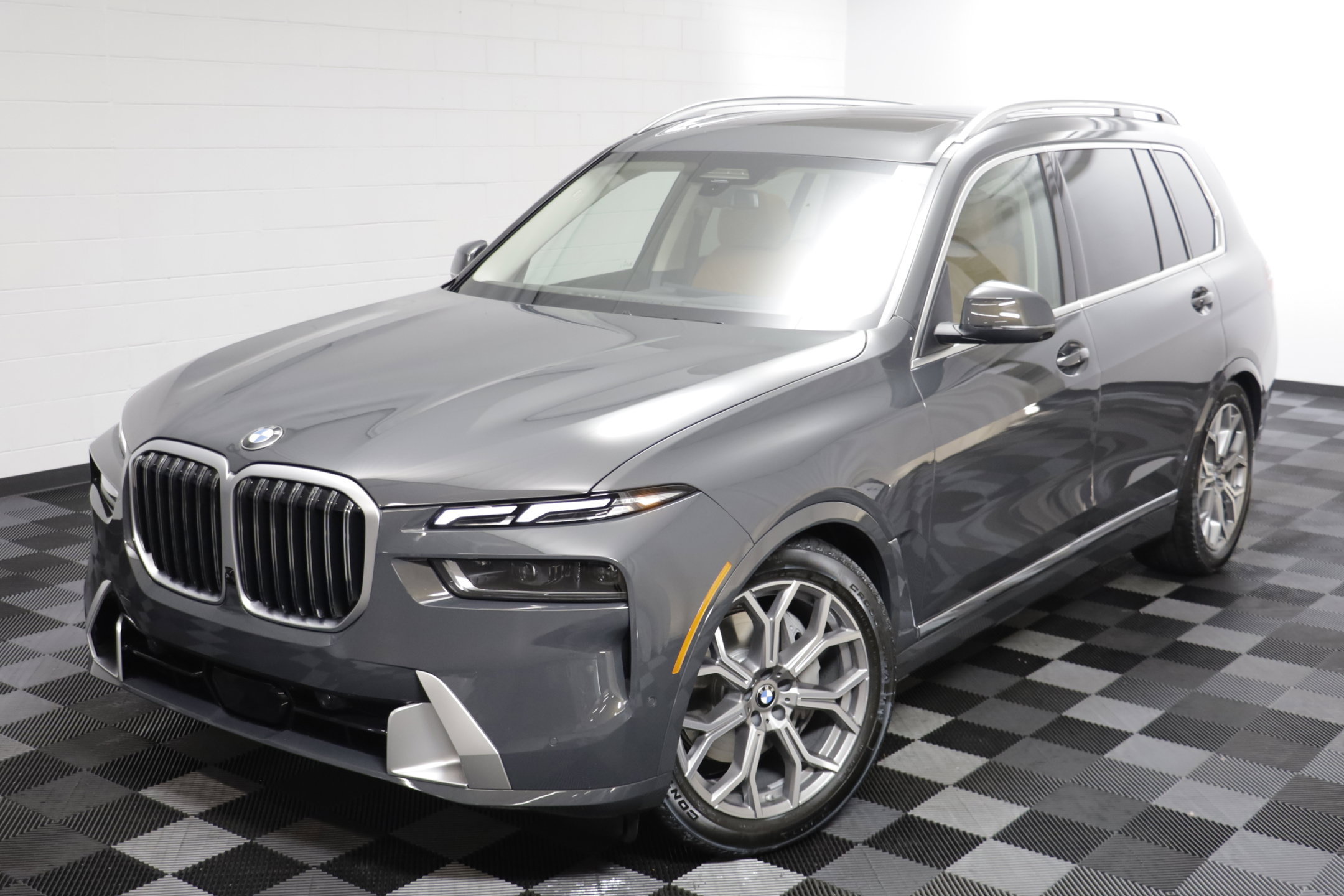 New 2027 BMW X7 xDrive40i w/ Executive Package AWD/4WD image 2
