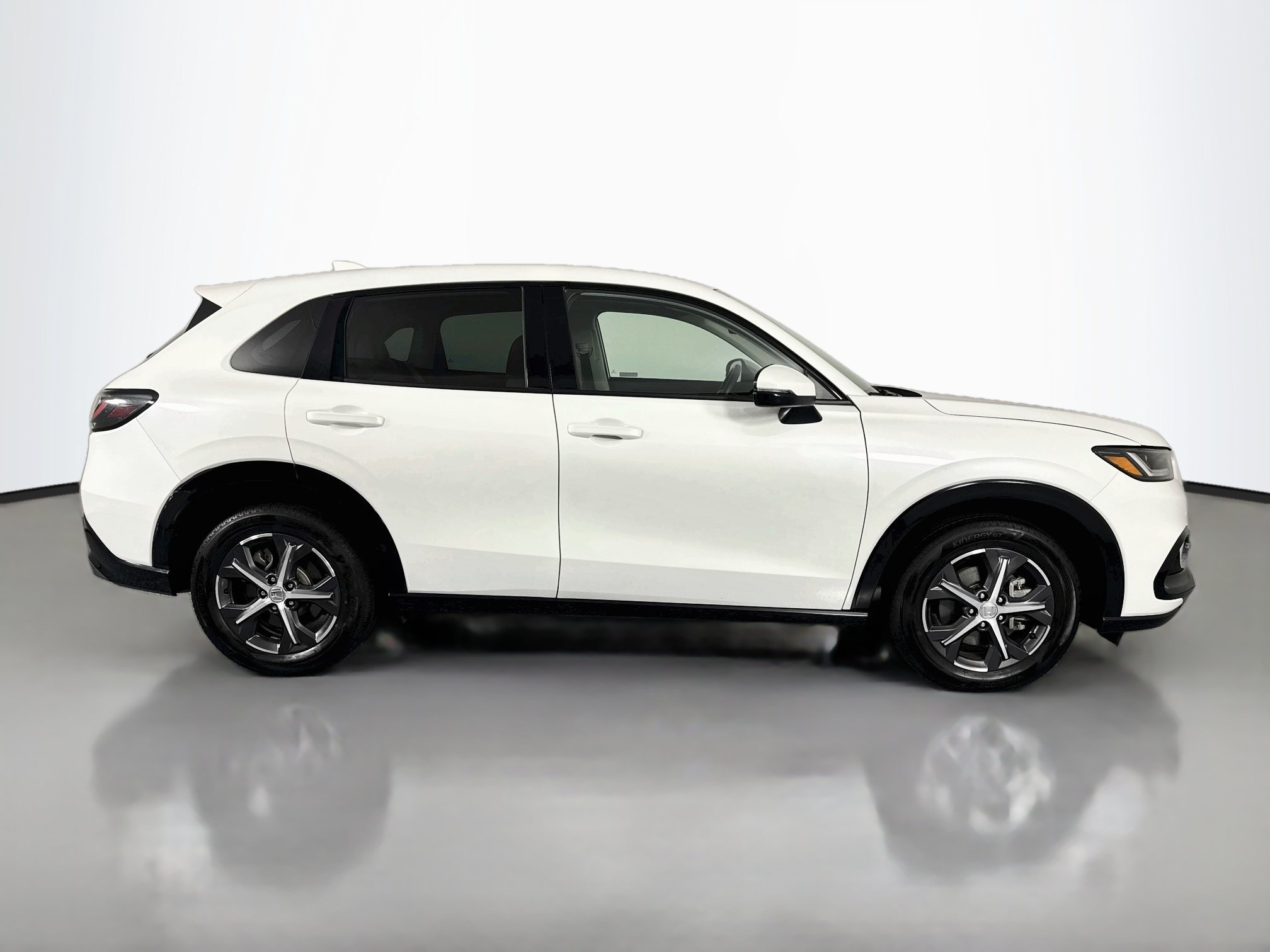 Certified 2024 Honda HR-V EX-L image 4